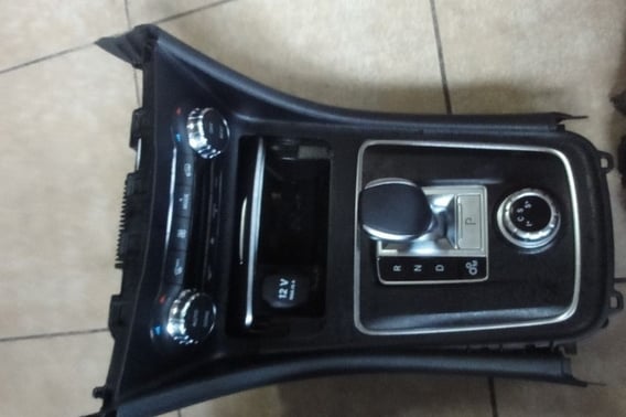 MERCEDES W176 GAŁKA ZMIANY BIEGÓW TUNEL PANEL