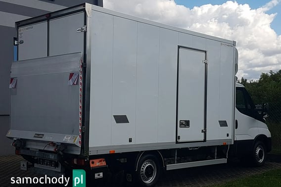IVECO Daily Kontener 2023