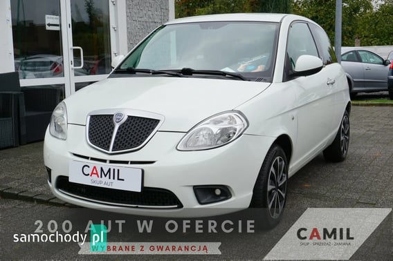Lancia Ypsilon Hatchback 2012