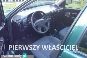 Volkswagen Polo Sedan 2001