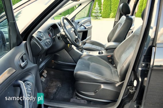 Ford S-Max Minivan 2010