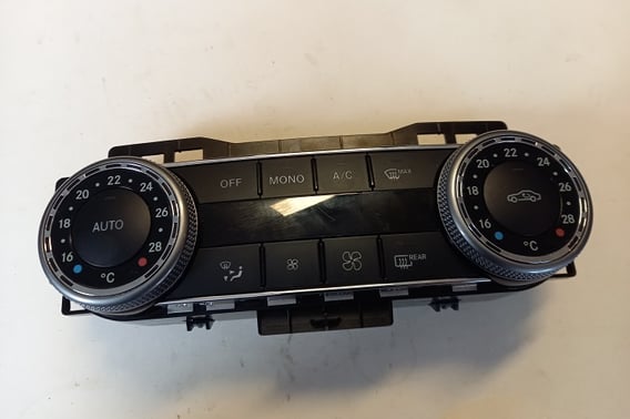 MERCEDES W204 PANEL NAWIEWU I KLIMATYZACJI 2049009104