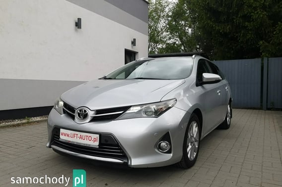 Toyota Auris Kombi 2014