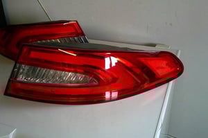 JAGUAR XF I X250 Lift LAMPA TYŁ PRAWA CX23-13404-AC