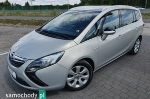 Opel Zafira Minivan 2013
