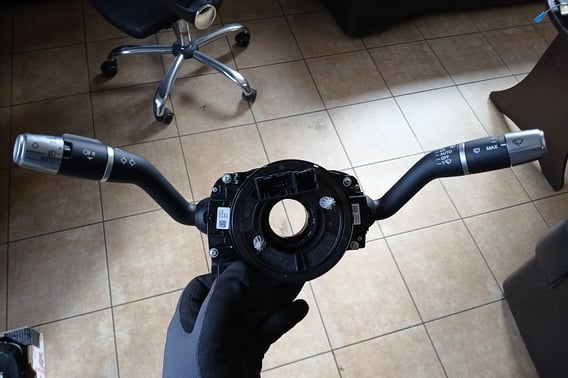 JAGUAR XE X760 LIFT PRZEŁĄCZNIK ZESPOLONY J9D3-13N064-BG