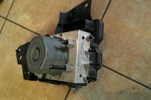 NISSAN QASHQAI J11 LIFT POMPA ABS 4660HV59E
