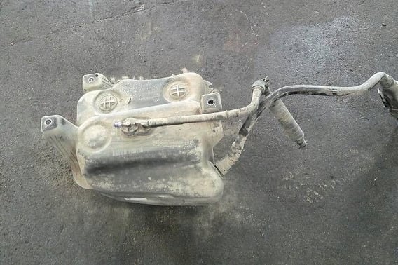 VW PASSAT B8 2,0TDI ZBIORNIK ADBLUE 3Q0131877C