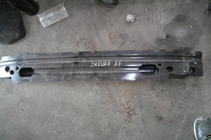 JAGUAR XF X250 BELKA ZDERZAK PRZÓD PEC