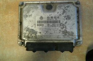 VW GOLF IV 1,4 16V STEROWNIK SILNIKA 036906032AG