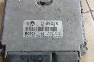 VW GOLF ECU 1.9 038906013AG 0281001902