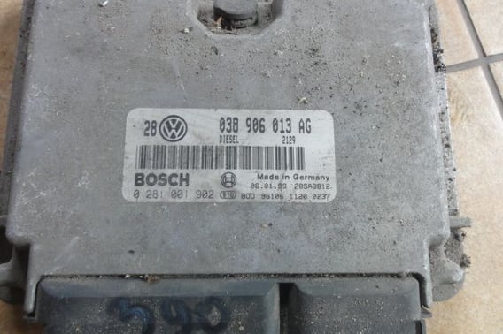 VW GOLF ECU 1.9 038906013AG 0281001902