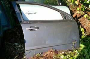 OPEL ASTRA H DRZWI PRZÓD PRAWE Z3KU