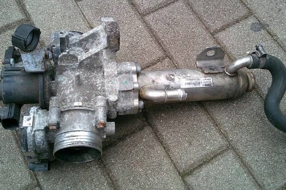 VOLVO S60 2,4D CHŁODNICA EGR PRZEPUSTNICA 8692720 X51156