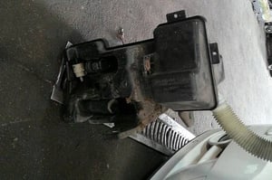 VW TIGUAN I ZBIORNIK PŁYNU DO SPRYSKIWACZY XENON 5N0955543