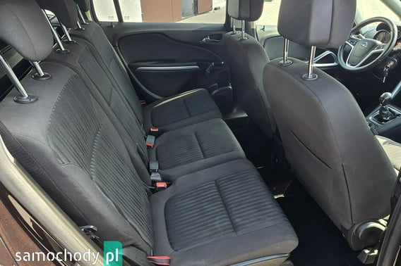 Opel Zafira Minivan 2015