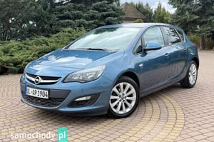 Opel Astra Hatchback 2013