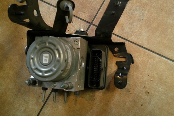RENAULT TALISMAN POMPA ABS 476604349R