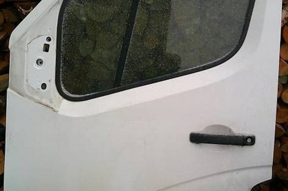 RENAULT MASTER III DRZWI PRZÓD LEWE/PRAWE D389