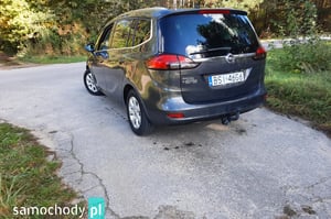 Opel Zafira Minivan 2016