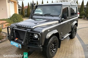 Land Rover Defender SUV 2016