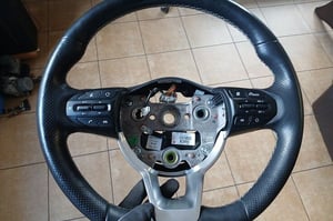 KIA STONIC I KIEROWNICA MULTIFUNKCJA SKÓRA 56130-H8100