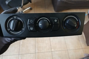 BMW 1 E87 PANEL NAWIEWU I KLIMATYZACJI 696086-01