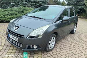 Peugeot 5008 Minivan 2013