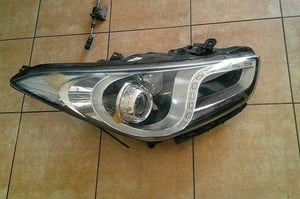 HYUNDAI I40 LAMPA PRZÓD PRAWA V81R