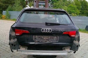 AUDI A4 B9 AVANT KLAPA BAGAŻNIKA TYŁ LY9T