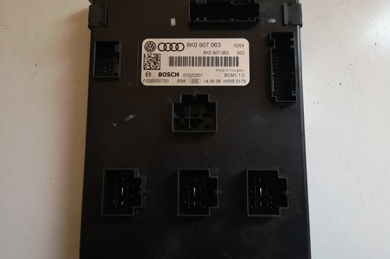 AUDI A4 B8 MODUŁ KOMFORTU 8K0907063