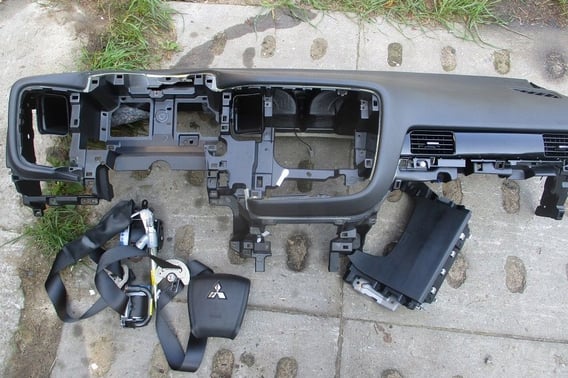 MITSUBISHI OUTLANDER III LIFT KONSOLA AIRBAG PASY ORYGINAŁ