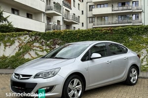 Opel Astra Sedan 2013