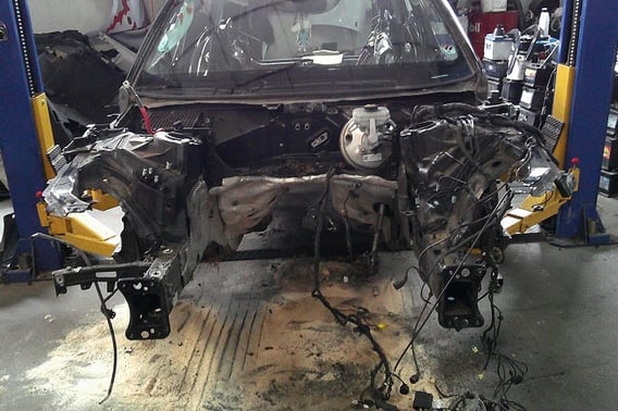 AUDI A4 B9 PODŁUŻNICA ĆWIARTKA PRZÓD PRAWA/LEWA LY9T