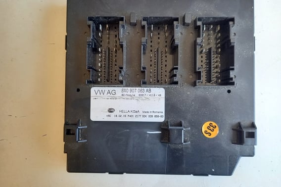 AUDI Q3 8U STEROWNIK MODUŁ KOMFORTU 8X0907063AB