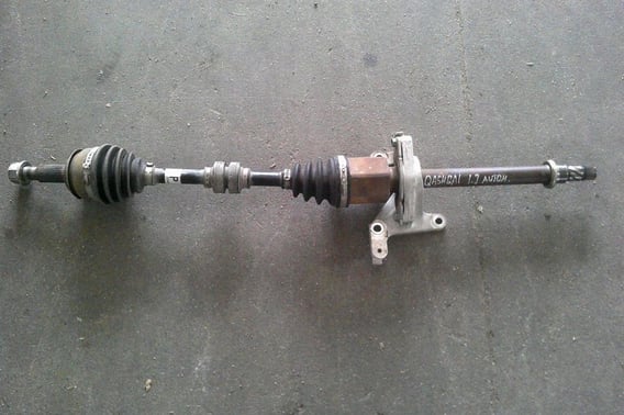 NISSAN QASHQAI J11 AUTOMAT PÓŁOŚ P/L 10314813