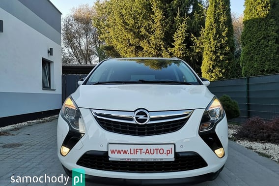 Opel Zafira Minivan 2013