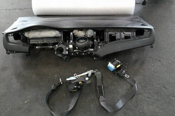 KIA CARENS IV KONSOLA AIRBAG X2 PASY NAPINACZE ORYGINAL DEMONTAŻ