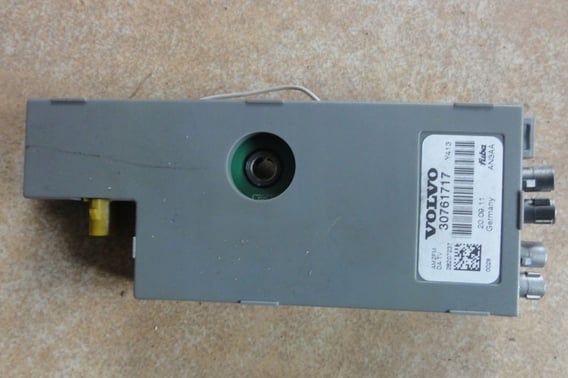 VOLVO XC60 WZMACNIACZ ANTENOWY 30761717