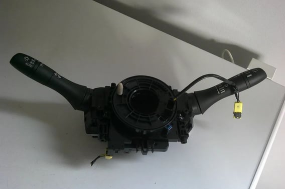 NISSAN QASHQAI J11 PRZEŁĄCZNIK ZESPOLONY 25554HV00A.