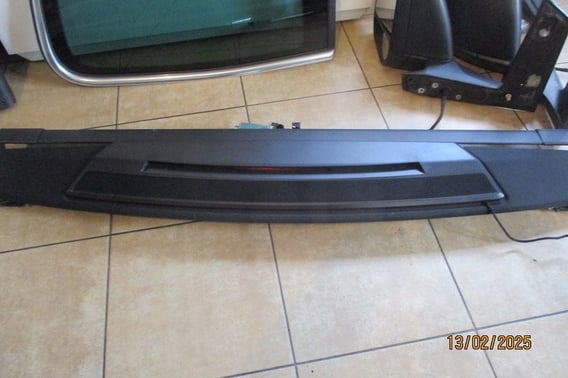 MERCEDES W212 AMG ROLETA TYLNEJ SZYBY STOP KOMPLET A2128101620