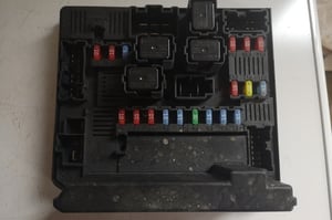 NISSAN QASHQAI J10 MODUŁ BSI 519228043