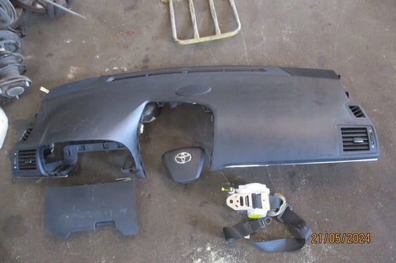 TOYOTA AVENSIS T27 KONSOLA AIRBAG X3 PASY X2 ORYGINAŁ