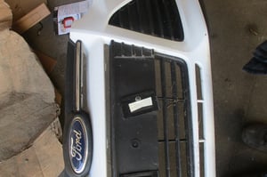 FORD FOCUS MK3 GRILL ATRAPA CHŁODNICY HALOGEN