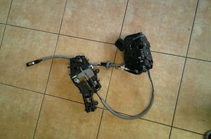 VW PASSAT B8 ZAMEK KLAMKA DRZWI PRZÓD PRAWE 5TB837016A EU