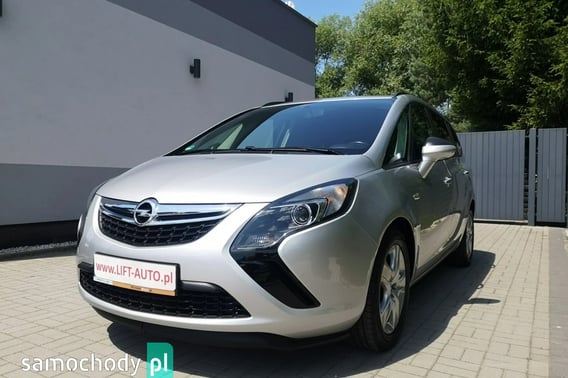 Opel Zafira Minivan 2013