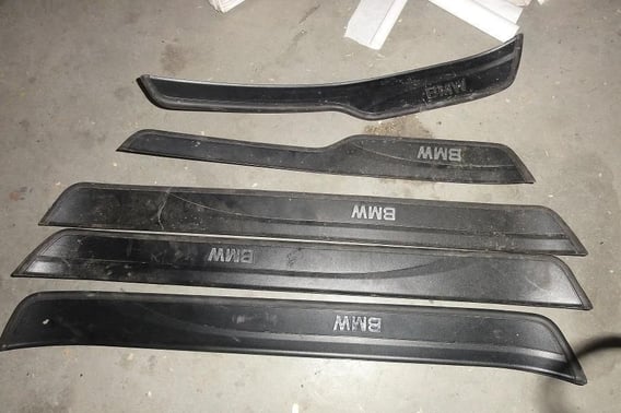 BMW E90 nakładki progowe komplet