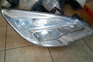 OPEL MERIVA B LAMPA PRZÓD PRAWA 13253630
