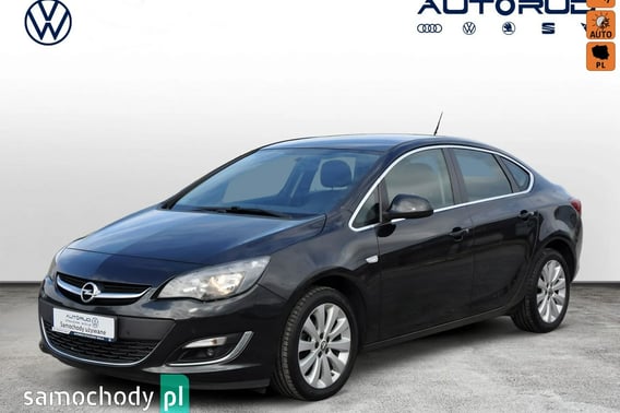 Opel Astra Sedan 2015