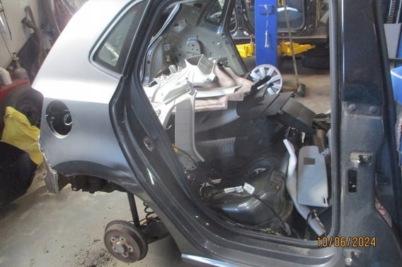 VW POLO 6R 5D BŁOTNIK TYŁ PRAWY/LEWY LD7R ĆWIARTKA PRZÓD P/L